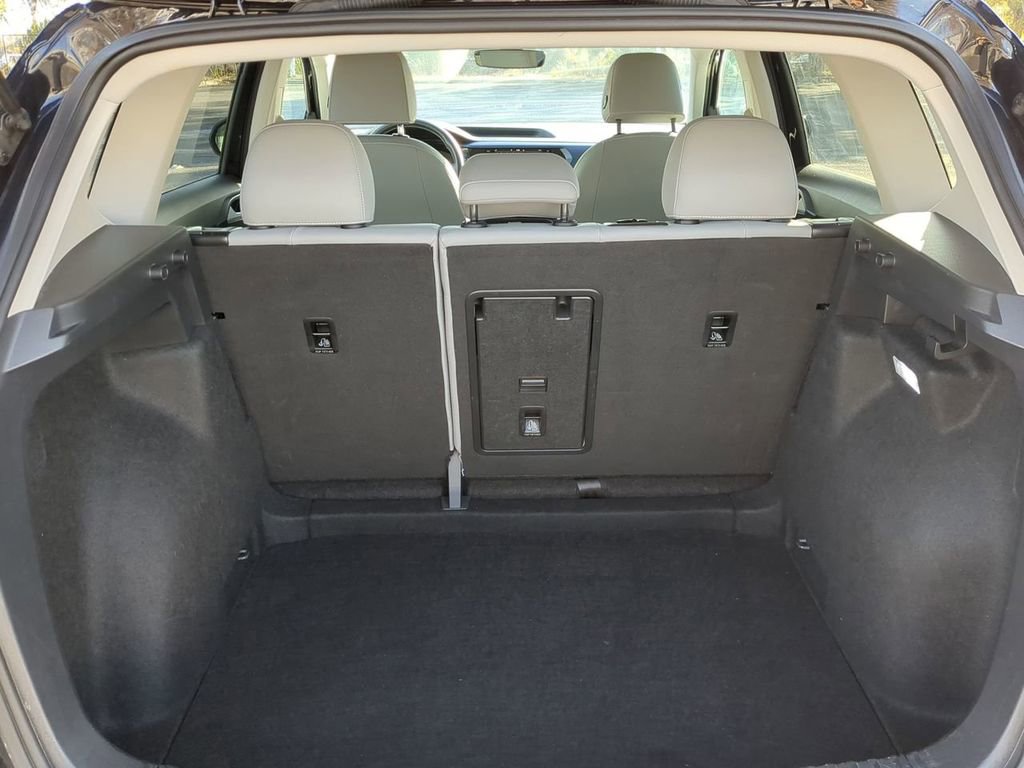 Used 2024 Volkswagen Taos SE image 14