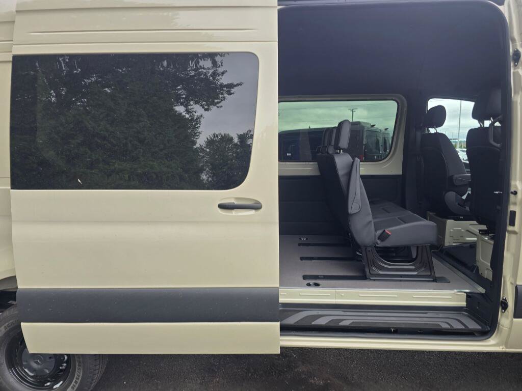 New 2026 Mercedes-Benz Sprinter 2500 image 18