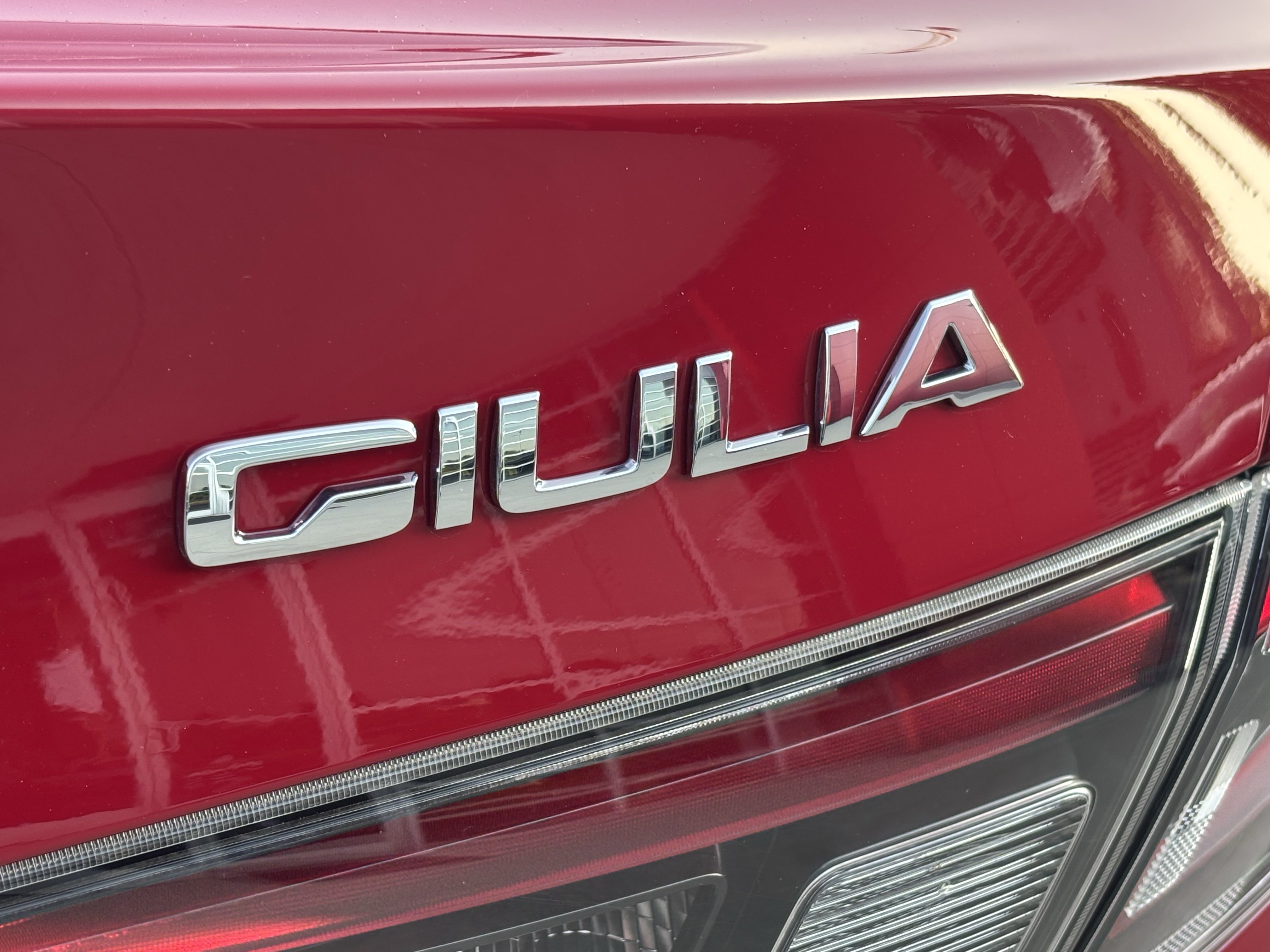 Certified 2024 Alfa Romeo Giulia Sprint RWD image 14