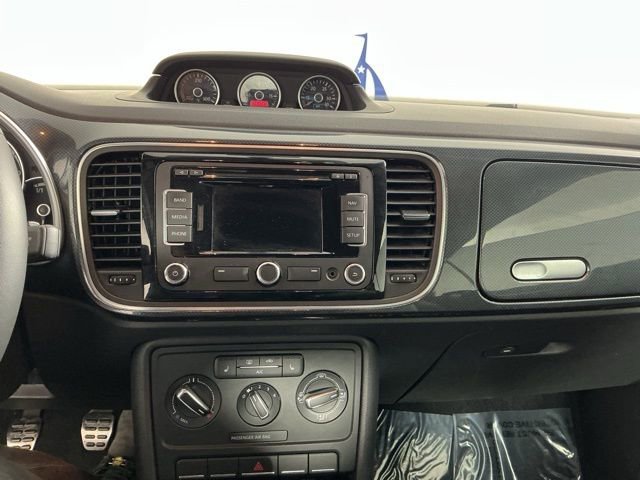 Used 2013 Volkswagen Beetle 2.0T image 31