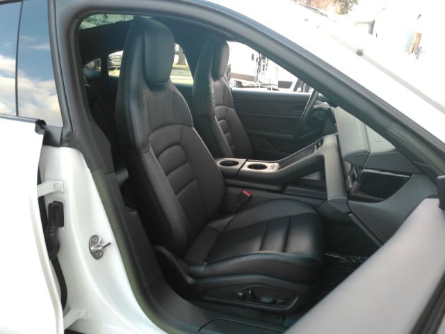 Used 2022 Porsche Taycan image 23