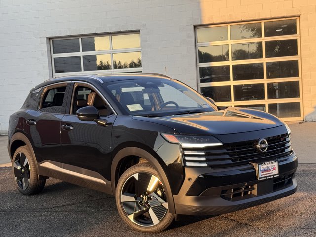 New 2025 Nissan Kicks SR w/ SR Premium Package image 2