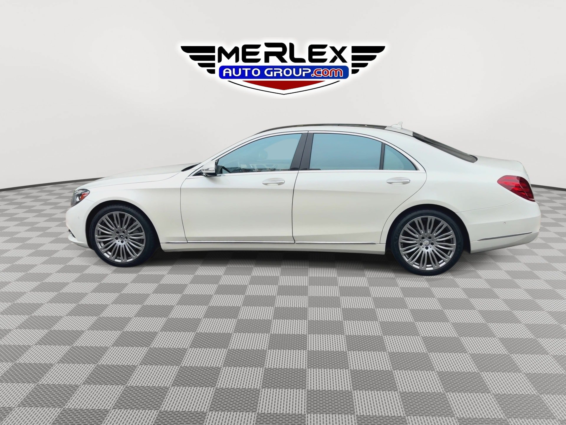 Used 2017 Mercedes-Benz S 550 Sedan image 5