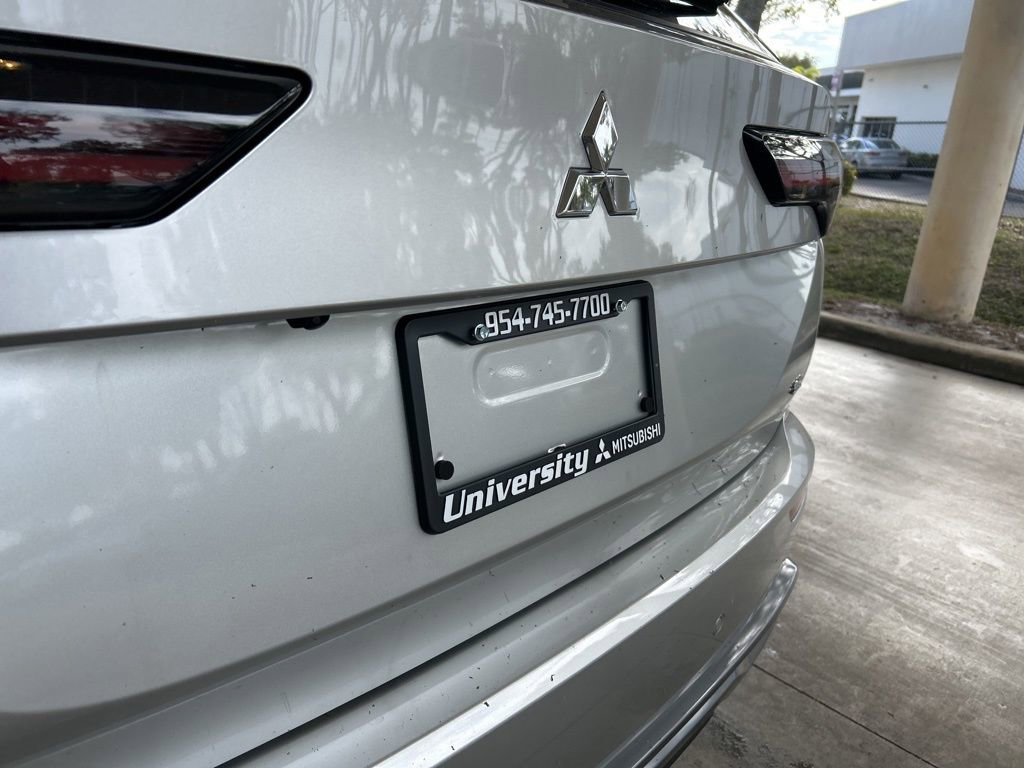 New 2026 Mitsubishi Outlander SE image 19