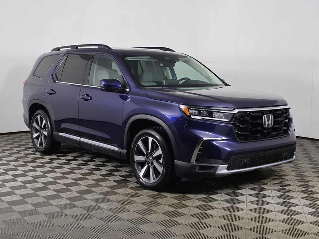 Used 2023 Honda Pilot Touring image 2
