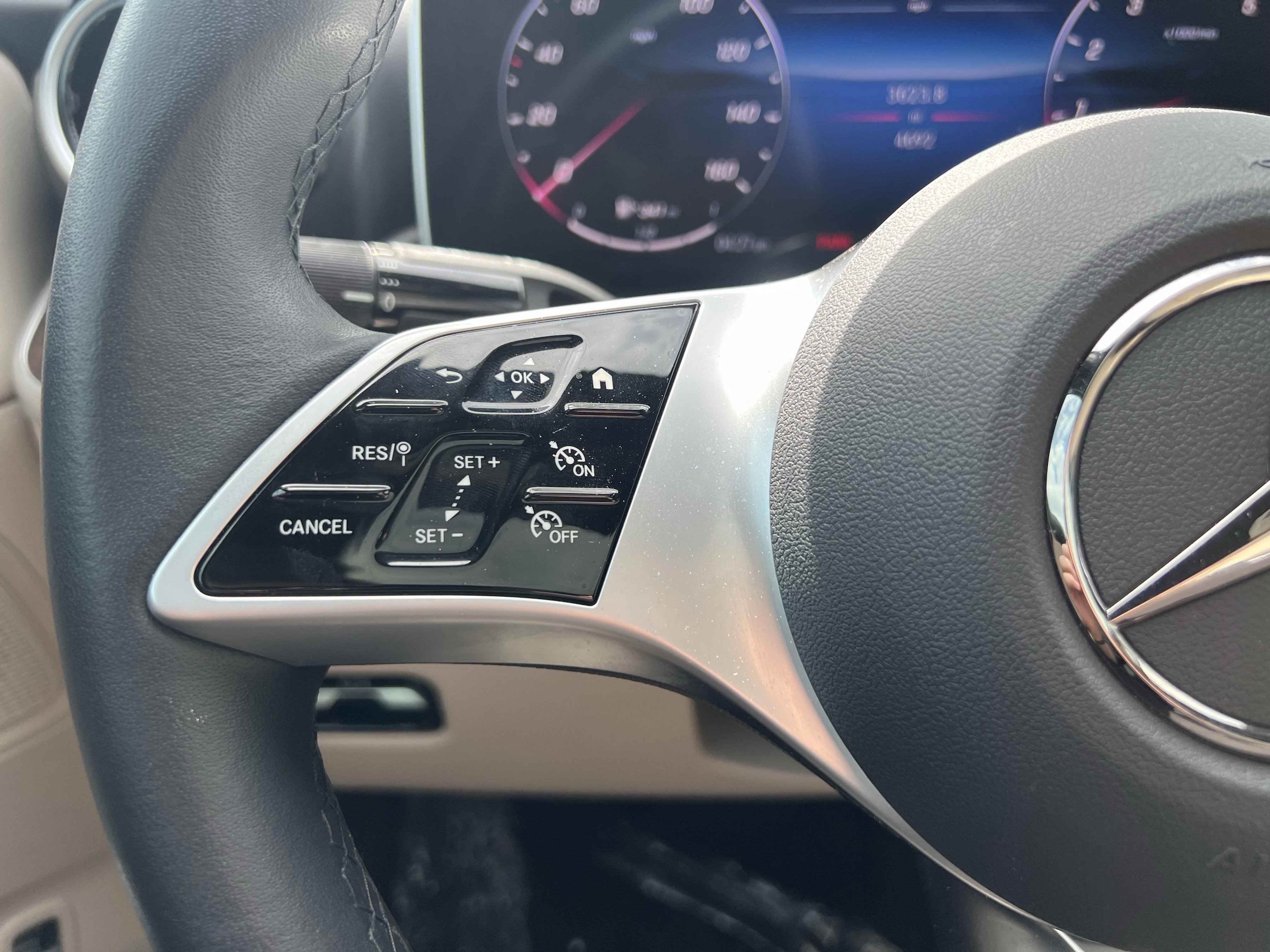 Used 2025 Mercedes-Benz C 300 Sedan image 19
