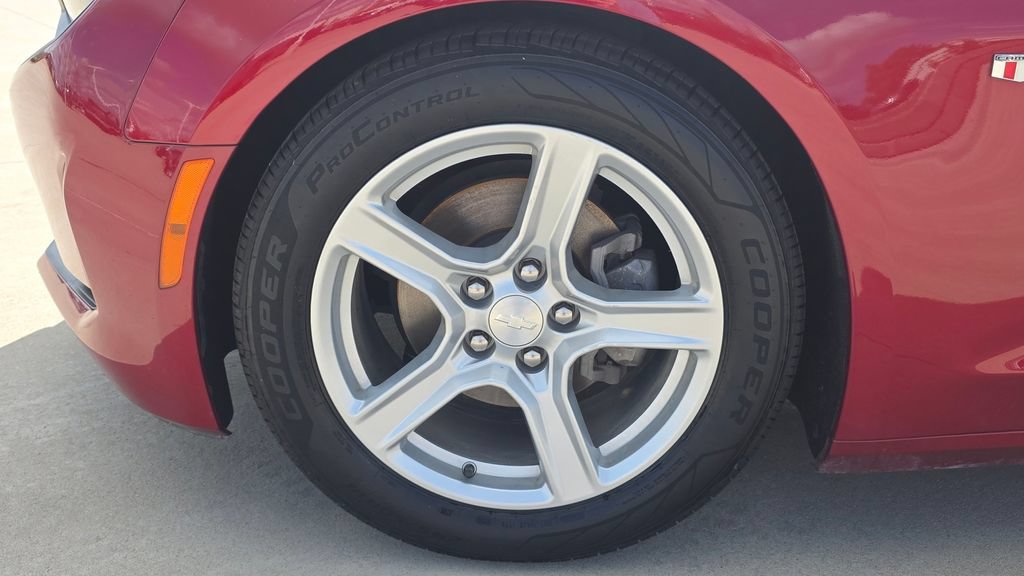 Used 2023 Chevrolet Camaro LT RWD image 10