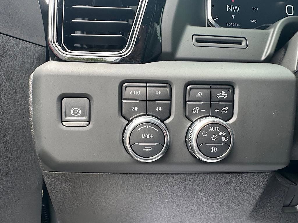 Used 2024 GMC Sierra 2500 AT4 w/ Max Trailering Package AWD/4WD image 25