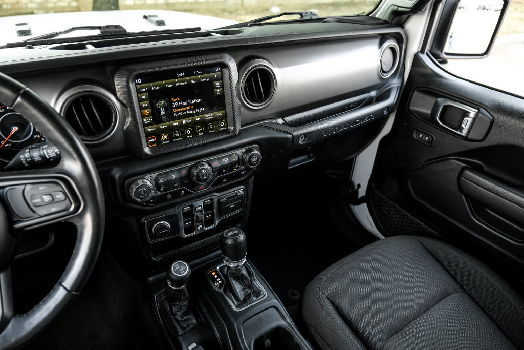 Used 2023 Jeep Wrangler Unlimited Sport AWD/4WD image 35