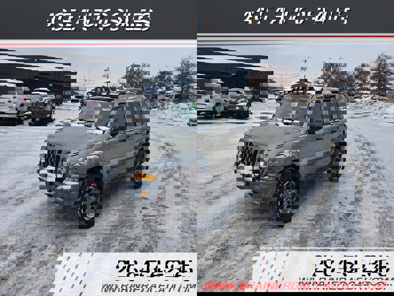 Used 2005 Jeep Liberty Renegade w/ Luxury Group image 2