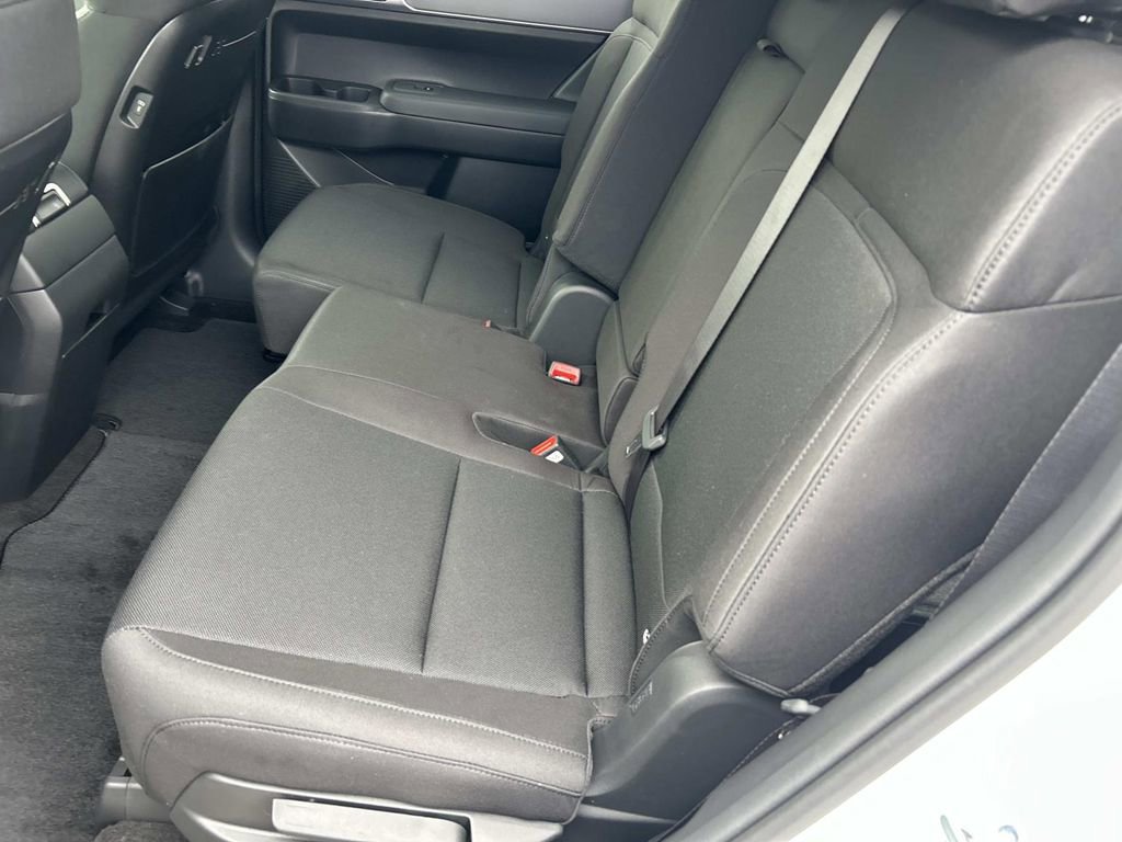New 2026 Hyundai Santa Fe SE image 17
