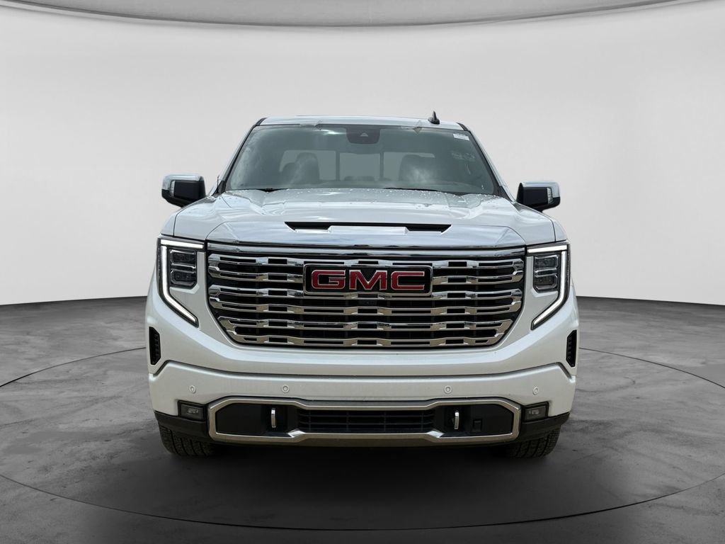 Used 2025 GMC Sierra 1500 Denali w/ Denali Reserve Package AWD/4WD image 4