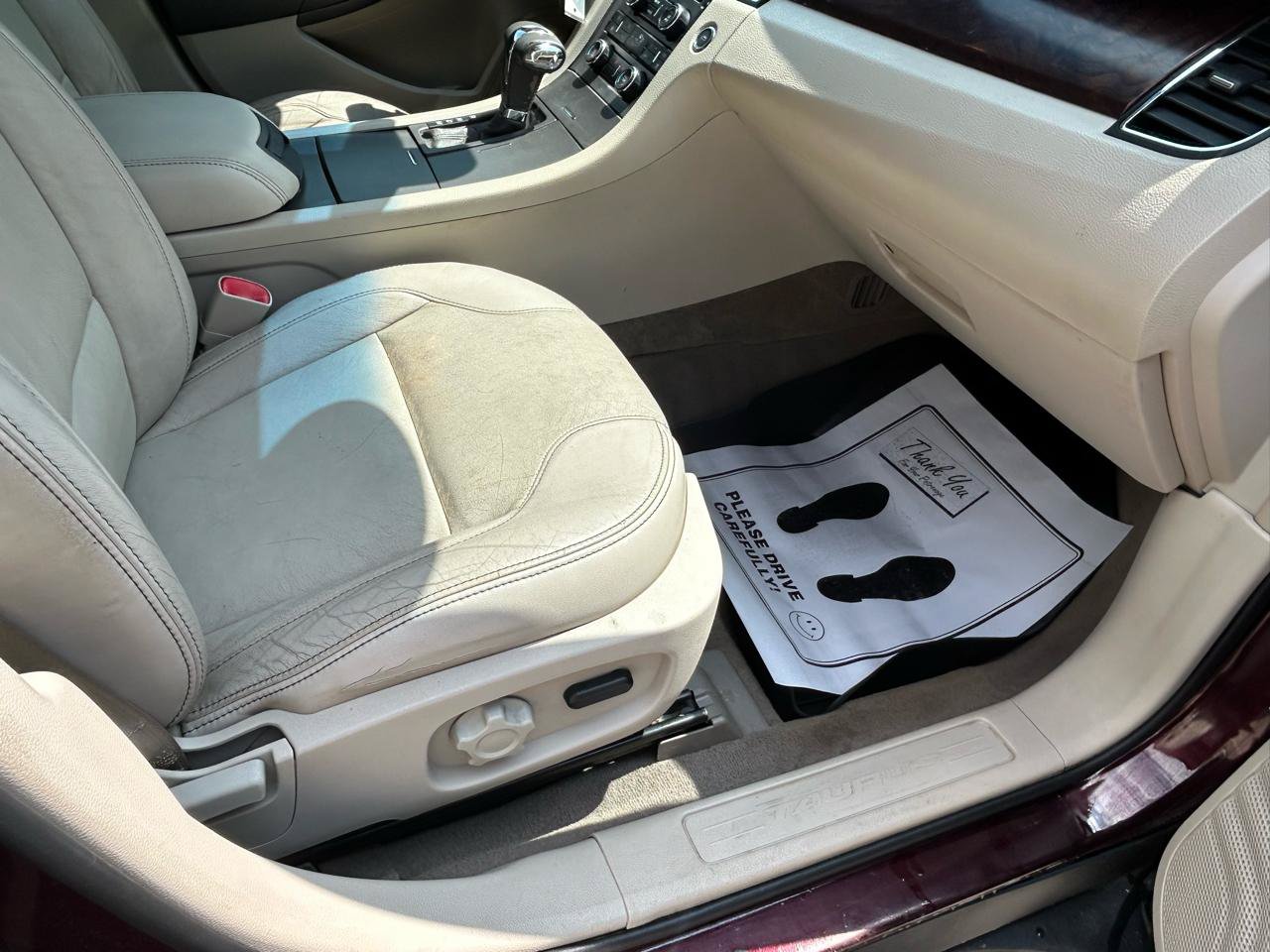 Used 2011 Ford Taurus SEL FWD image 12