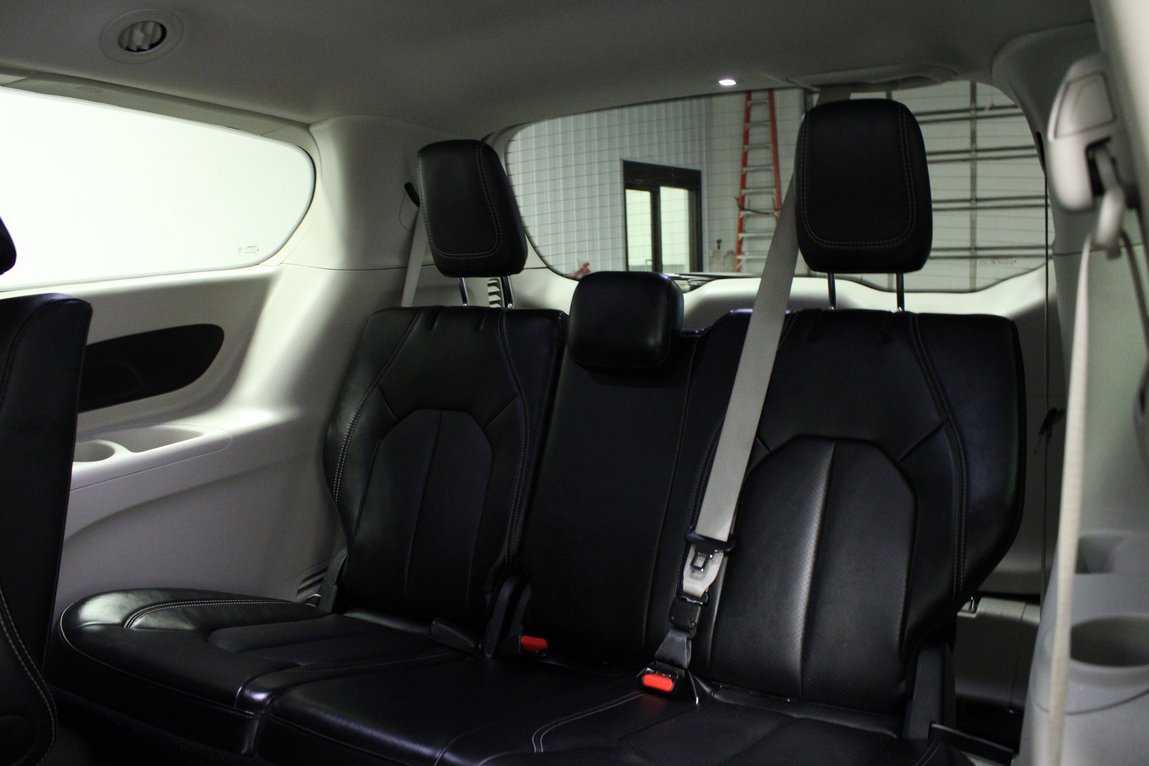 Used 2024 Chrysler Pacifica Select FWD image 14