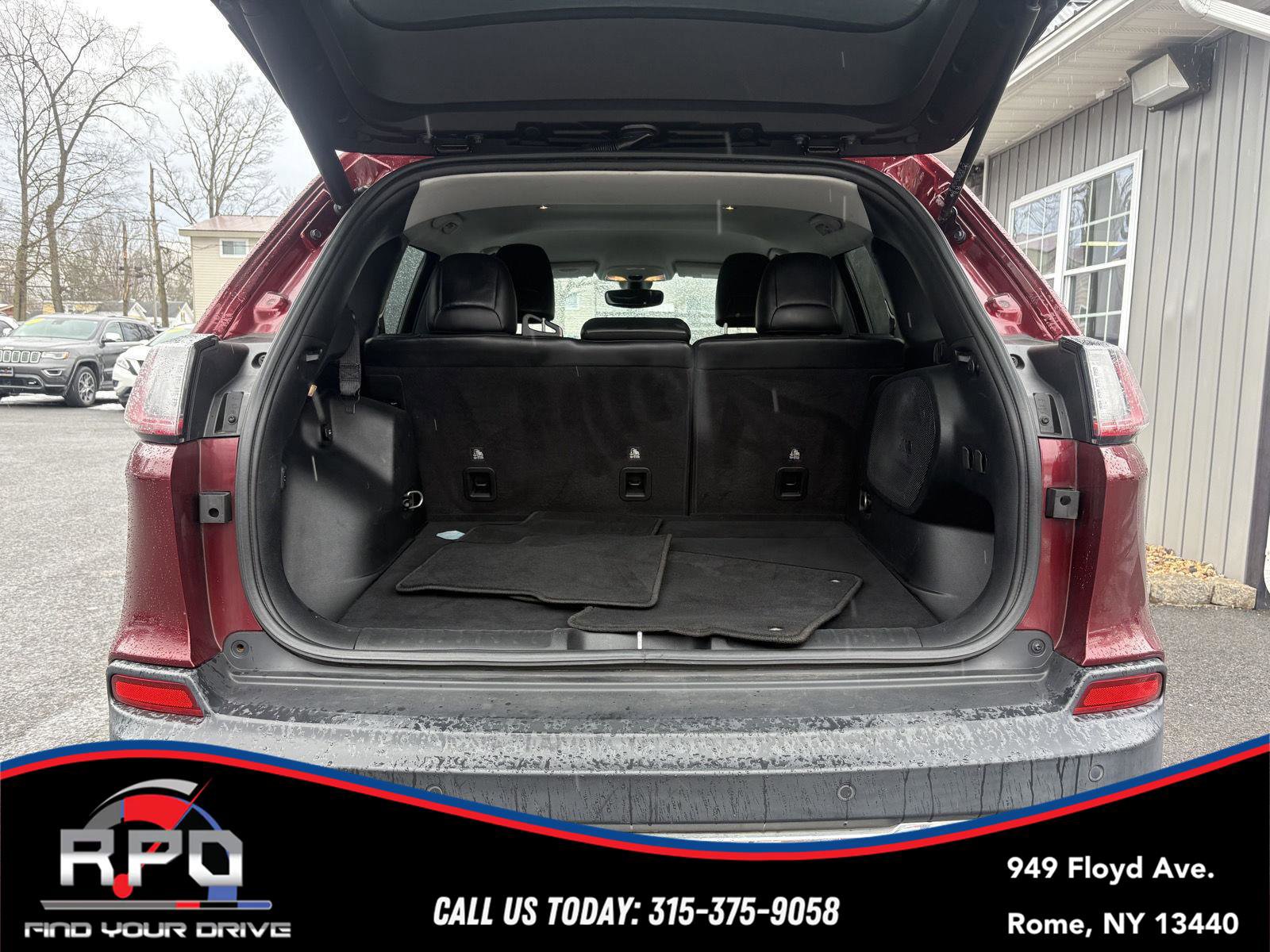Used 2019 Jeep Cherokee Limited AWD/4WD image 29