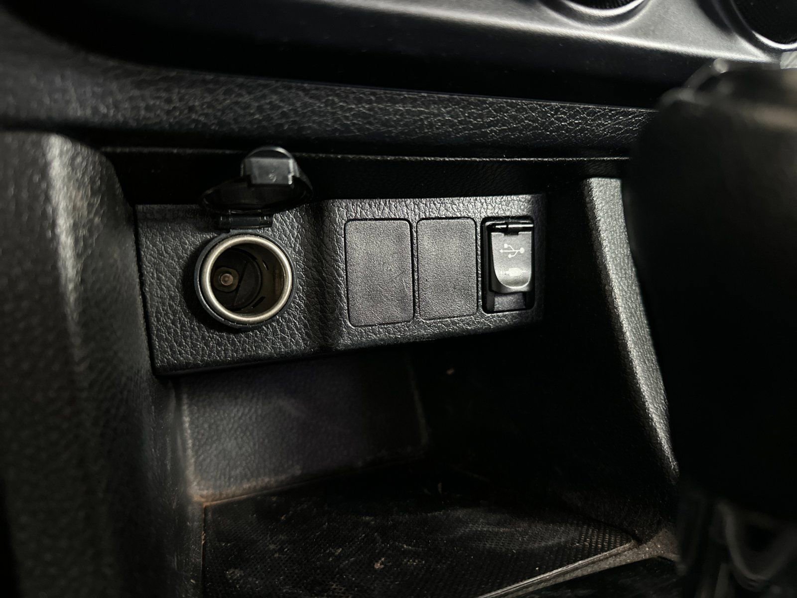 Used 2016 Toyota Corolla L image 25