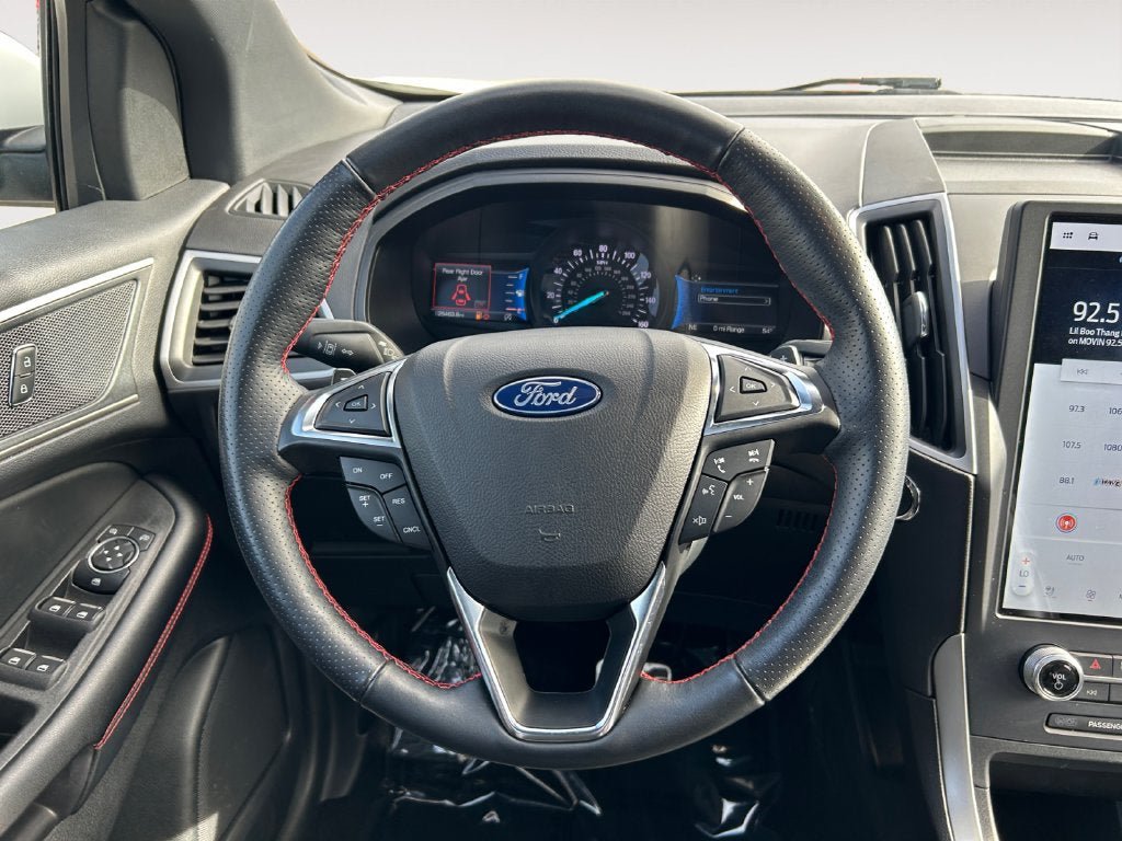 Used 2022 Ford Edge ST-Line w/ Class II Trailer Tow Package AWD/4WD image 14