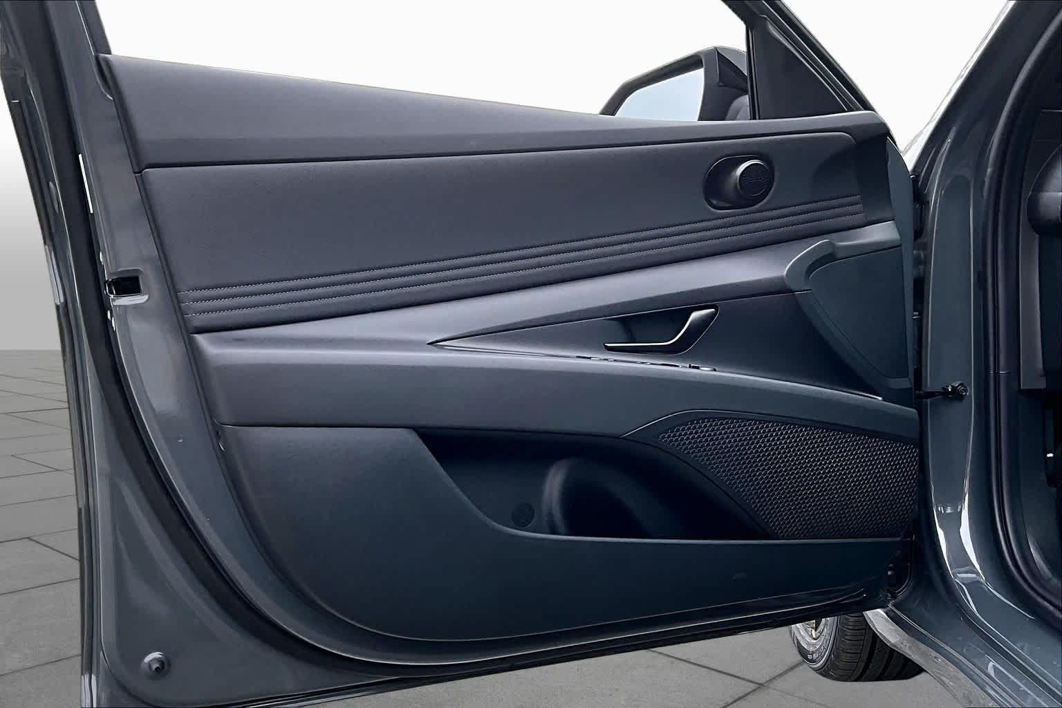 New 2026 Hyundai Elantra SEL Sport FWD image 13