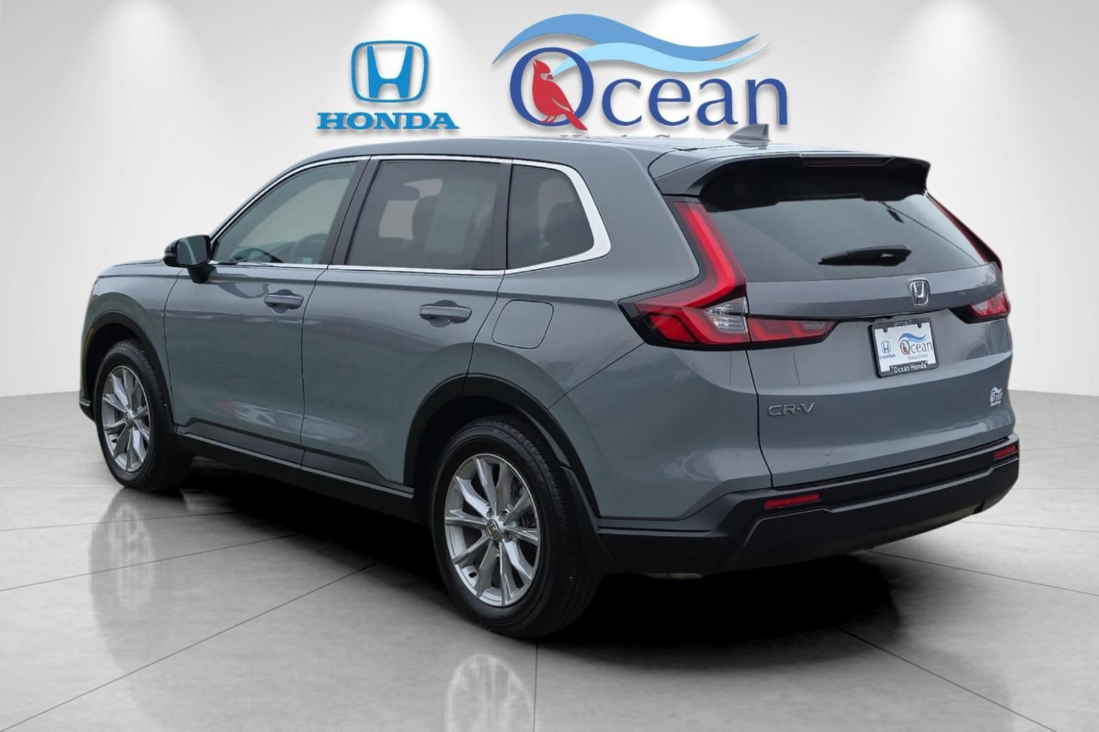 Used 2023 Honda CR-V EX image 5