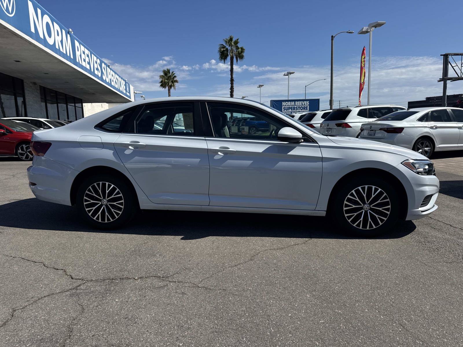 Used 2019 Volkswagen Jetta SE FWD image 6