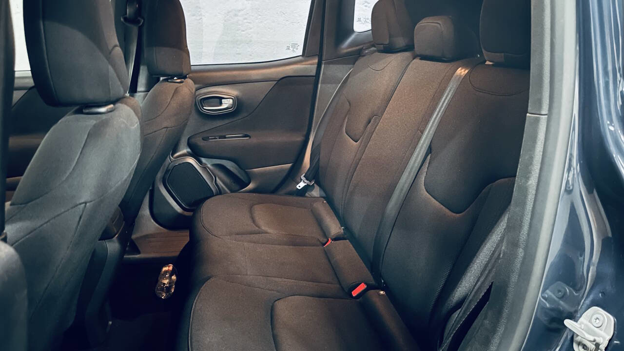 Used 2020 Jeep Renegade Sport w/ UConnect 7.0 Group FWD image 18