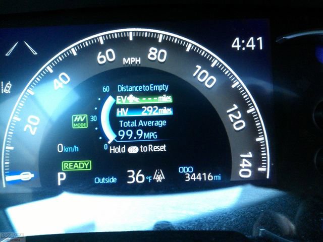 Used 2023 Toyota RAV4 SE w/ Weather & Moonroof Package image 12