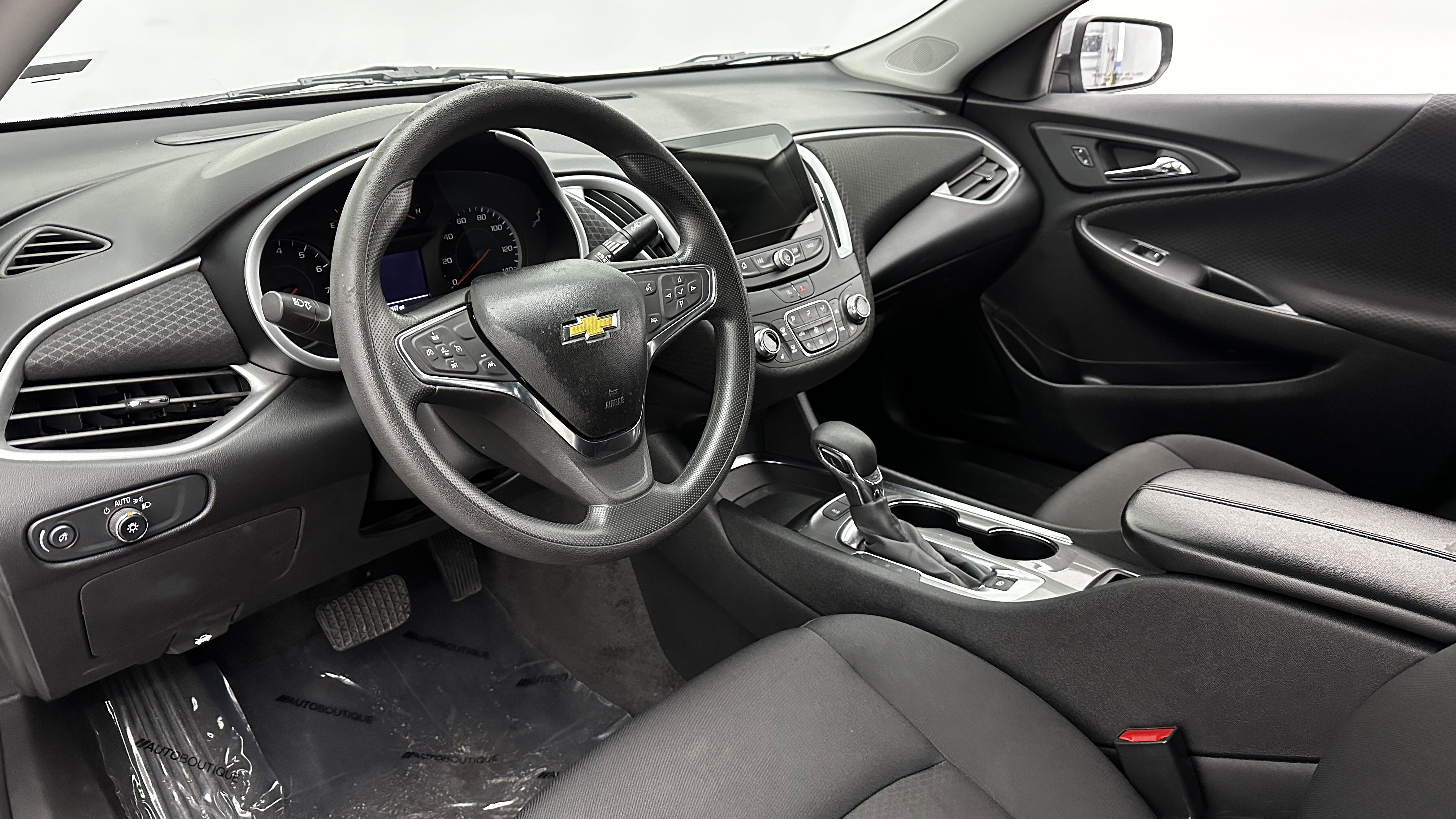 Used 2024 Chevrolet Malibu LT FWD image 8