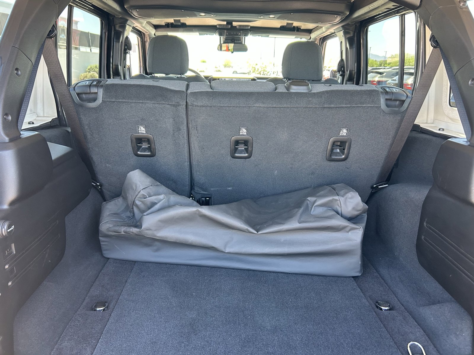Used 2025 Jeep Wrangler Unlimited Sahara AWD/4WD image 10