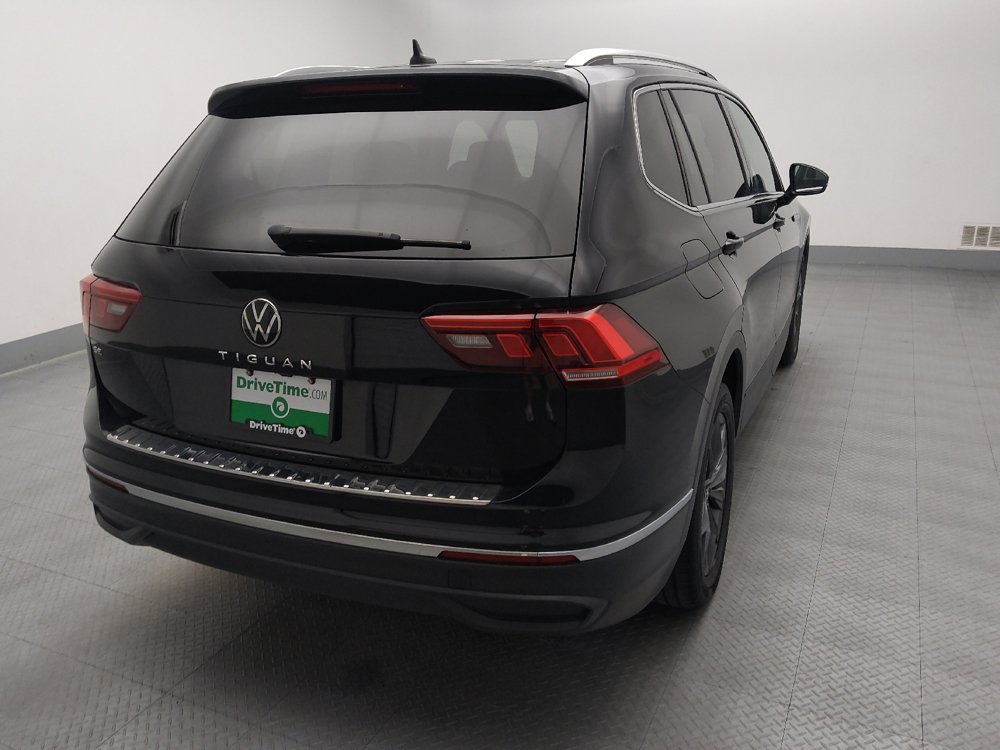 Used 2023 Volkswagen Tiguan SE w/ Panoramic Sunroof Package FWD image 7