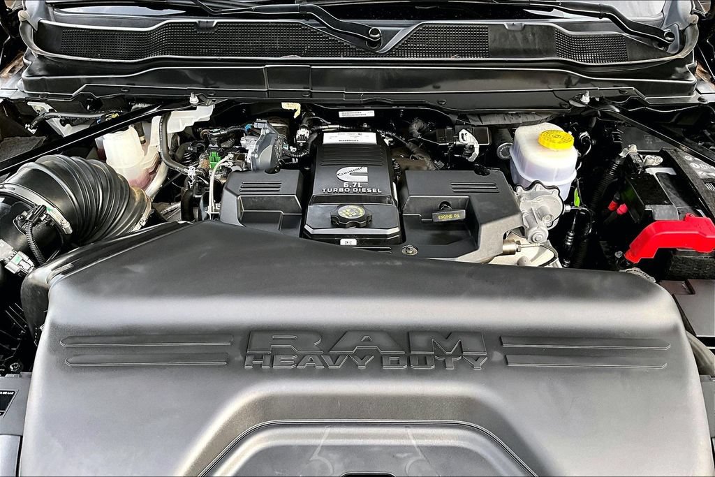 Used 2024 RAM 2500 Big Horn w/ Night Edition AWD/4WD image 11