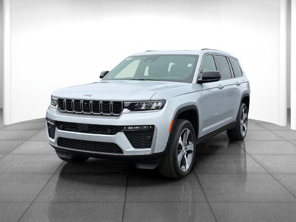 New 2026 Jeep Grand Cherokee L Limited w/ Luxury Tech Group II AWD/4WD image 3