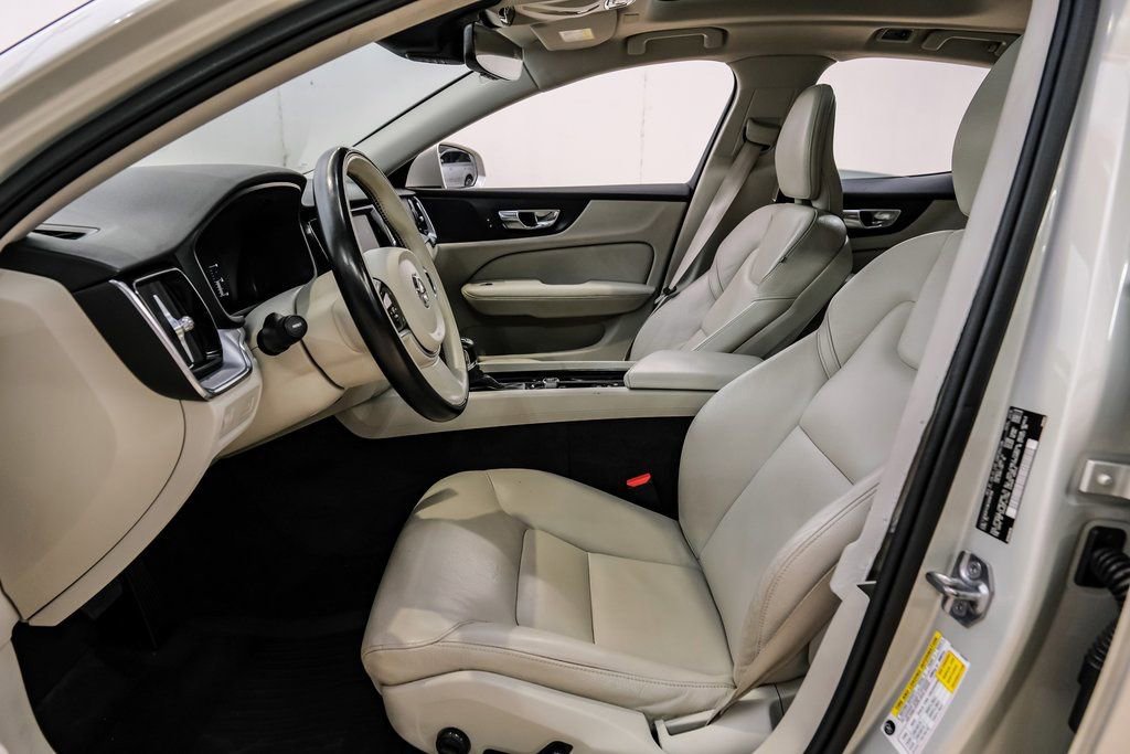 Used 2019 Volvo S60 T5 Momentum w/ Premium Package image 4
