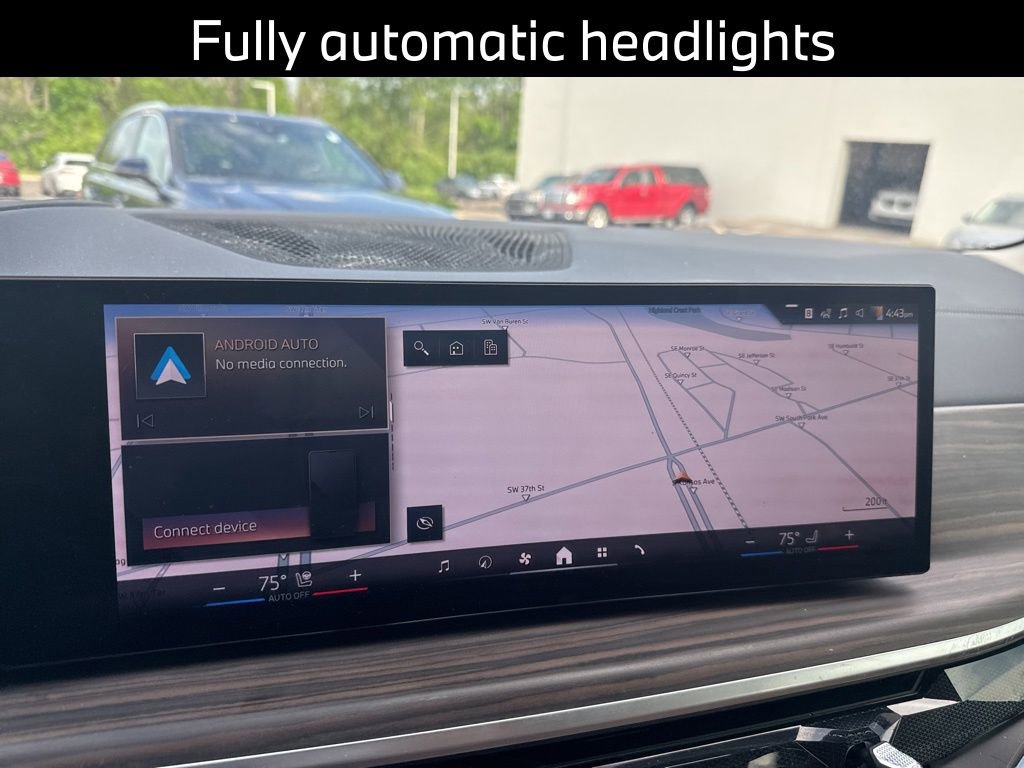 Certified 2025 BMW X7 xDrive40i w/ Premium Package AWD/4WD image 16