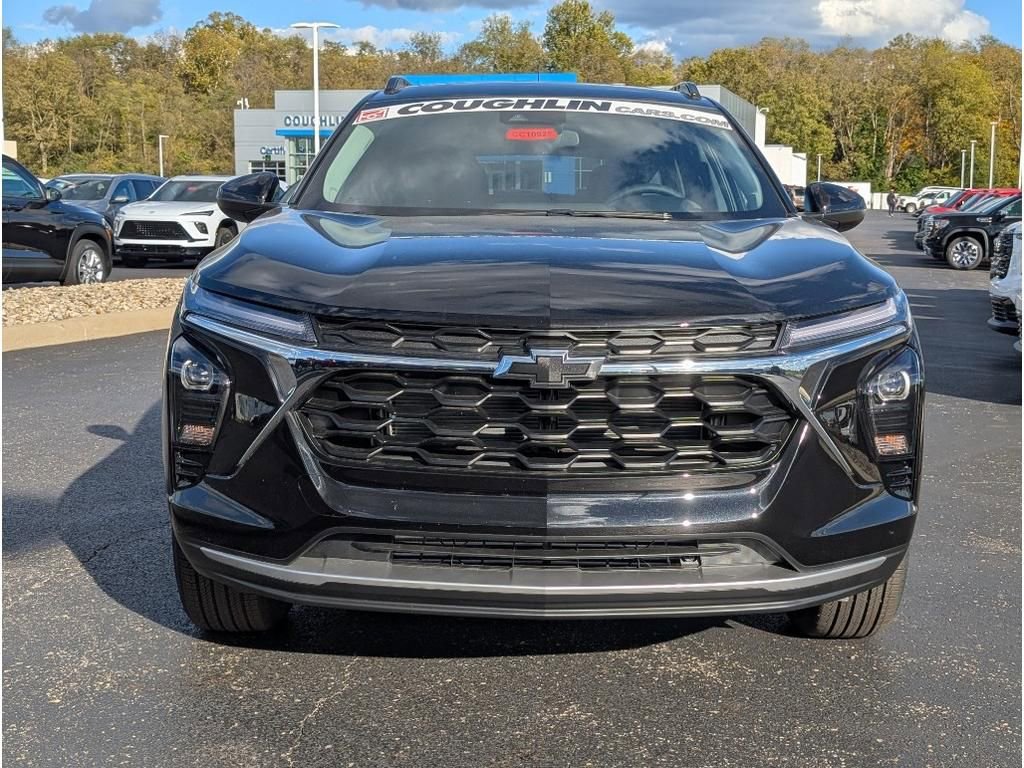 New 2025 Chevrolet Trax LT w/ Driver Confidence Package image 2