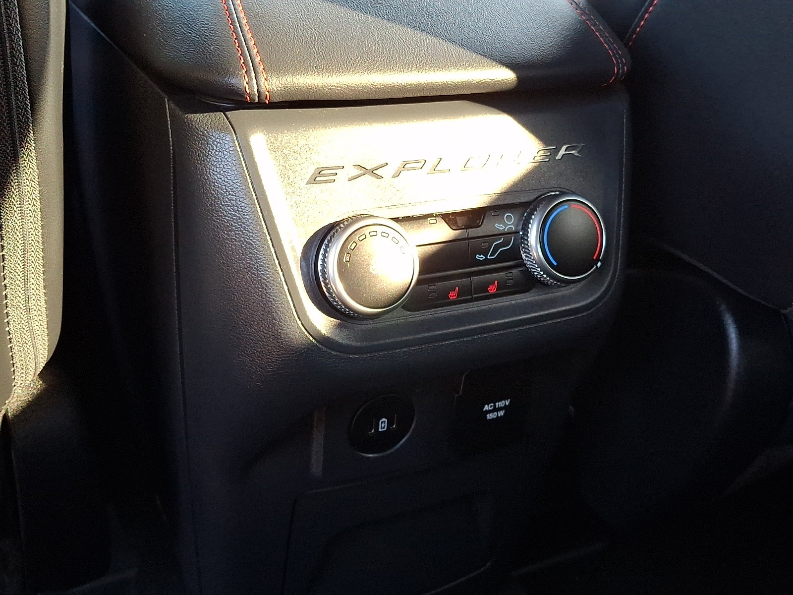 Used 2025 Ford Explorer ST AWD/4WD image 11