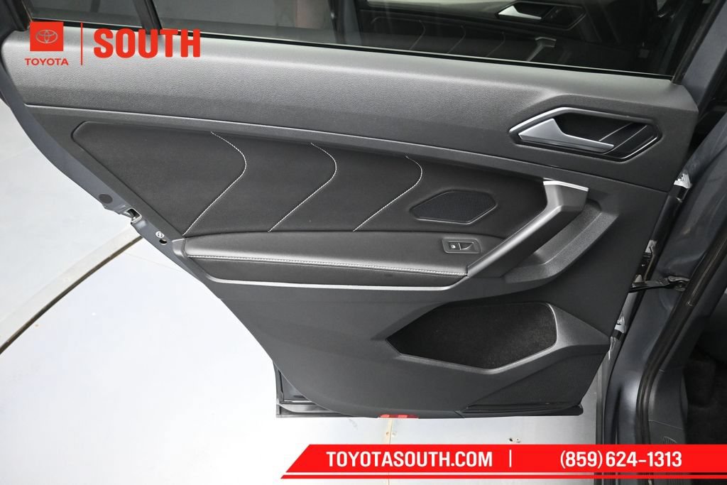 Used 2024 Volkswagen Tiguan SE AWD/4WD image 29