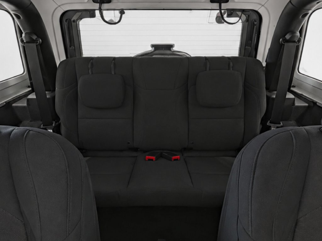 Used 2019 Jeep Wrangler Sport AWD/4WD image 15