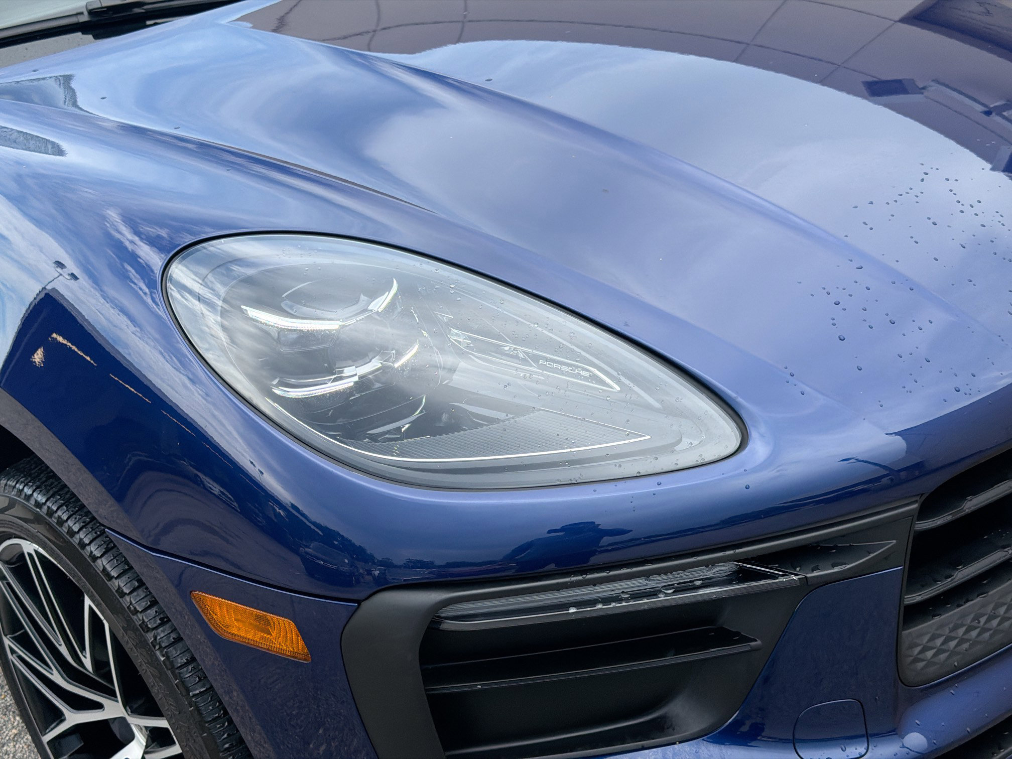 Used 2024 Porsche Macan w/ Premium Plus Package AWD/4WD image 35