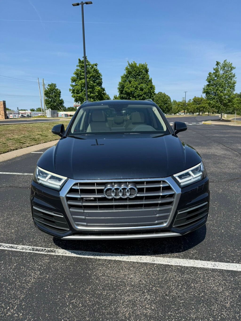 Used 2020 Audi Q5 2.0T Premium Plus w/ Premium Plus Package AWD/4WD image 2
