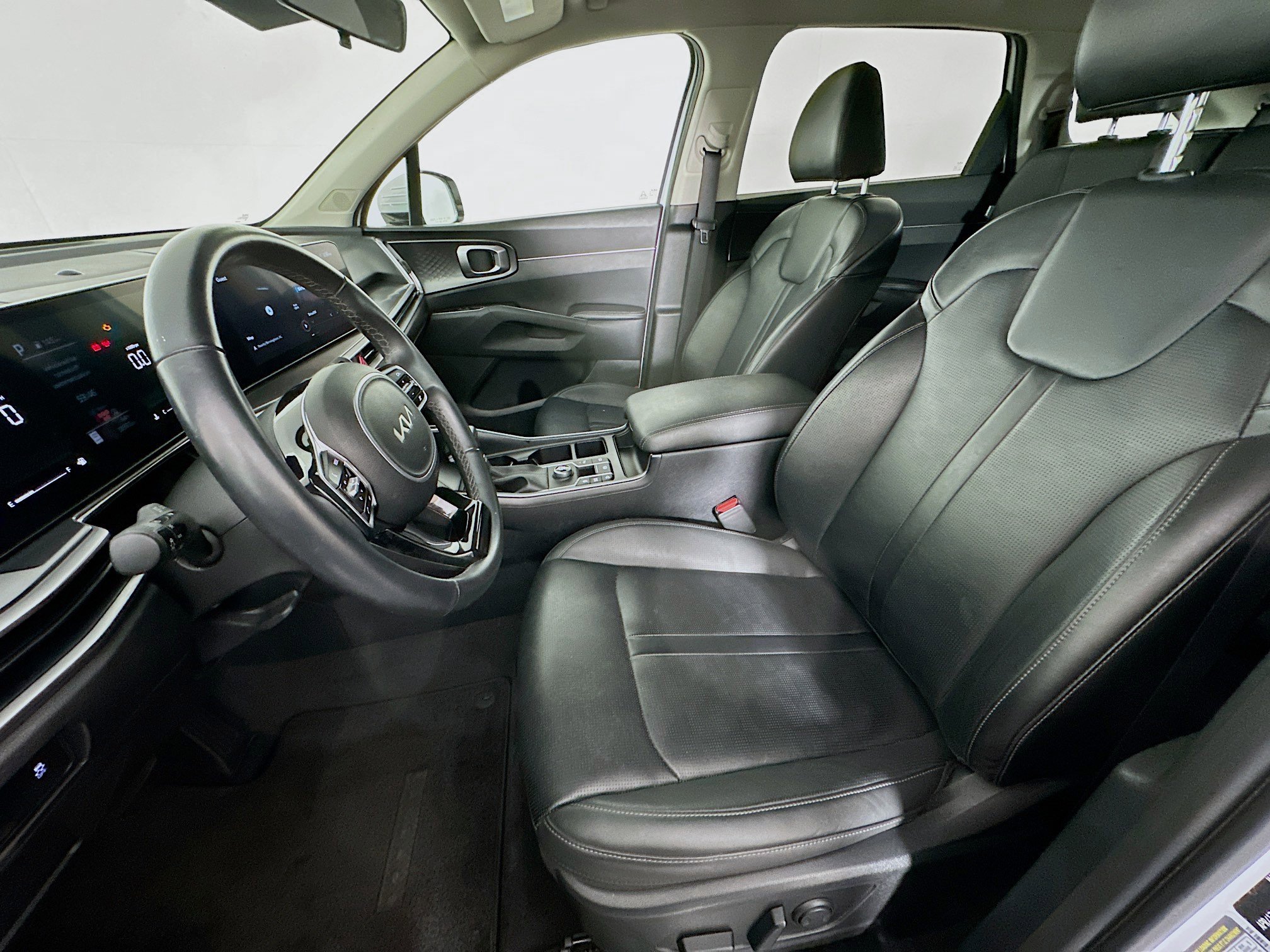 Used 2024 Kia Sorento S image 13