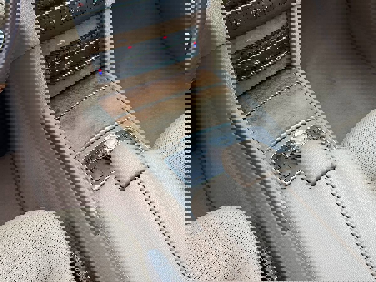 Used 2011 Mercedes-Benz E 550 Sedan image 29