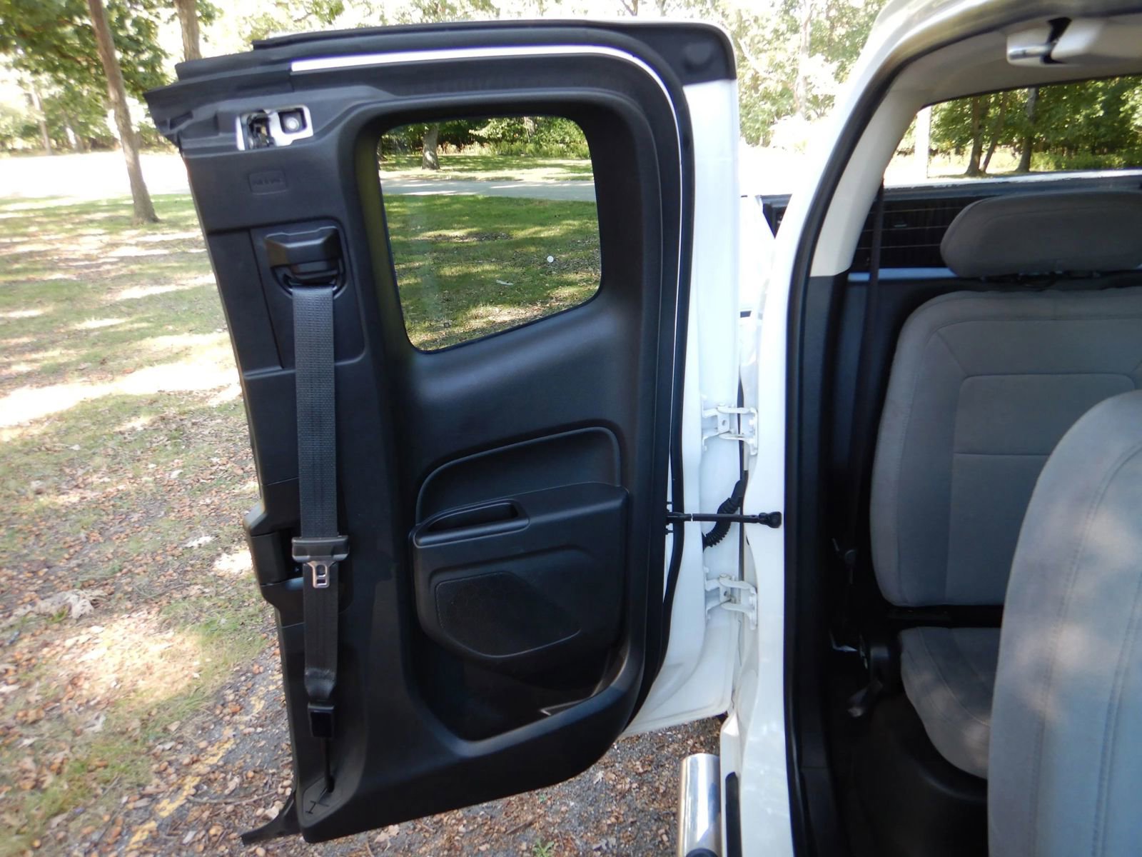 Used 2015 GMC Canyon 4x4 Extended Cab w/ Convenience Package image 21