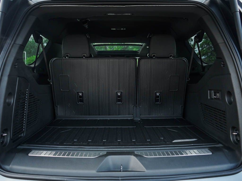 New 2026 GMC Yukon XL Denali w/ Denali Reserve Package AWD/4WD image 8