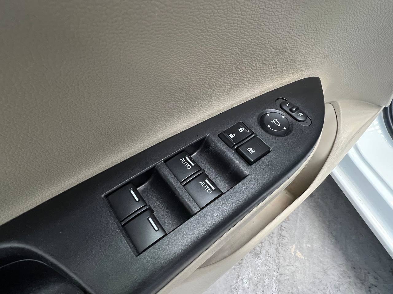 Used 2013 Honda Accord EX-L image 26