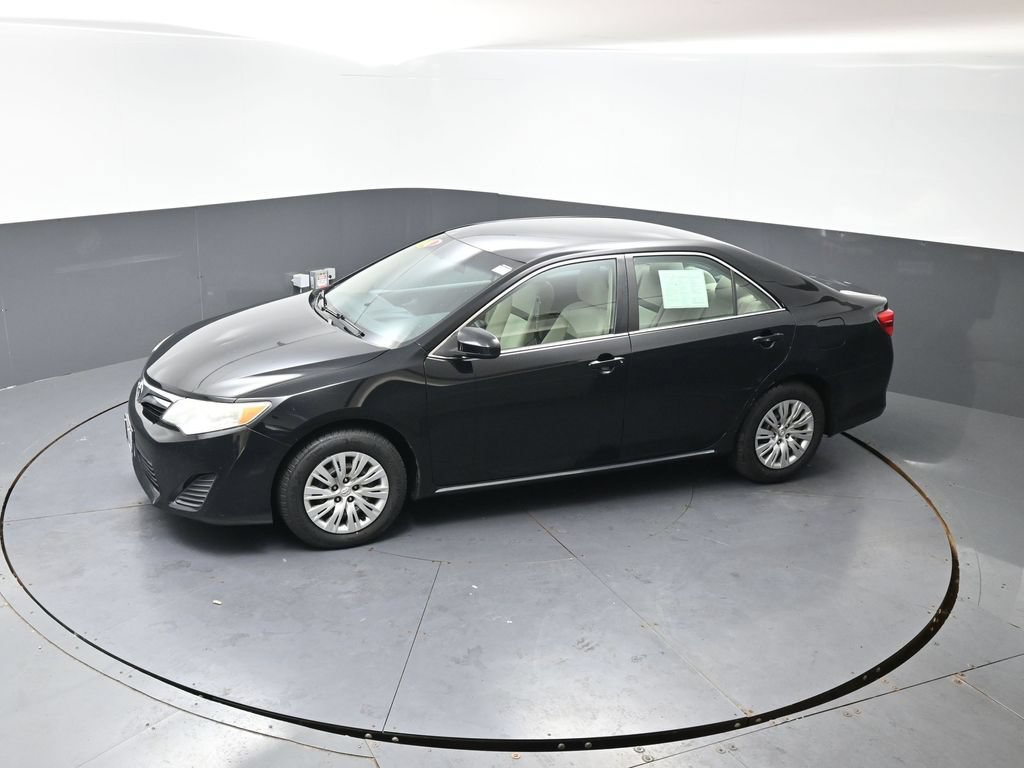 Used 2014 Toyota Camry LE FWD image 39