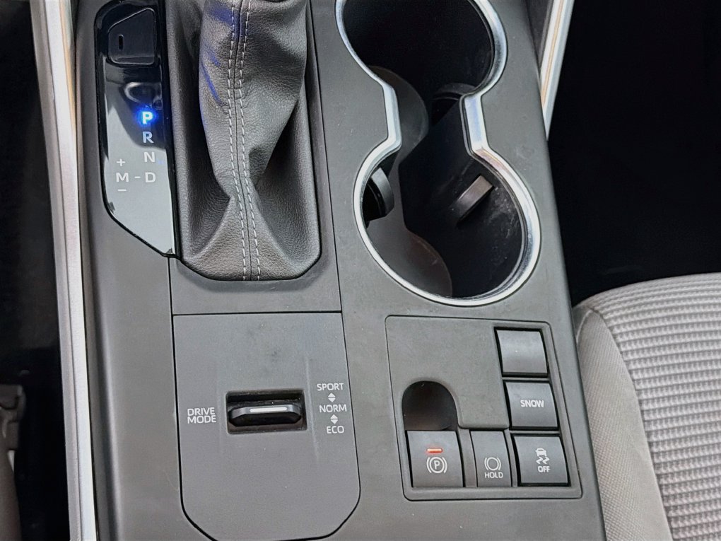 Used 2023 Toyota Highlander LE FWD image 22
