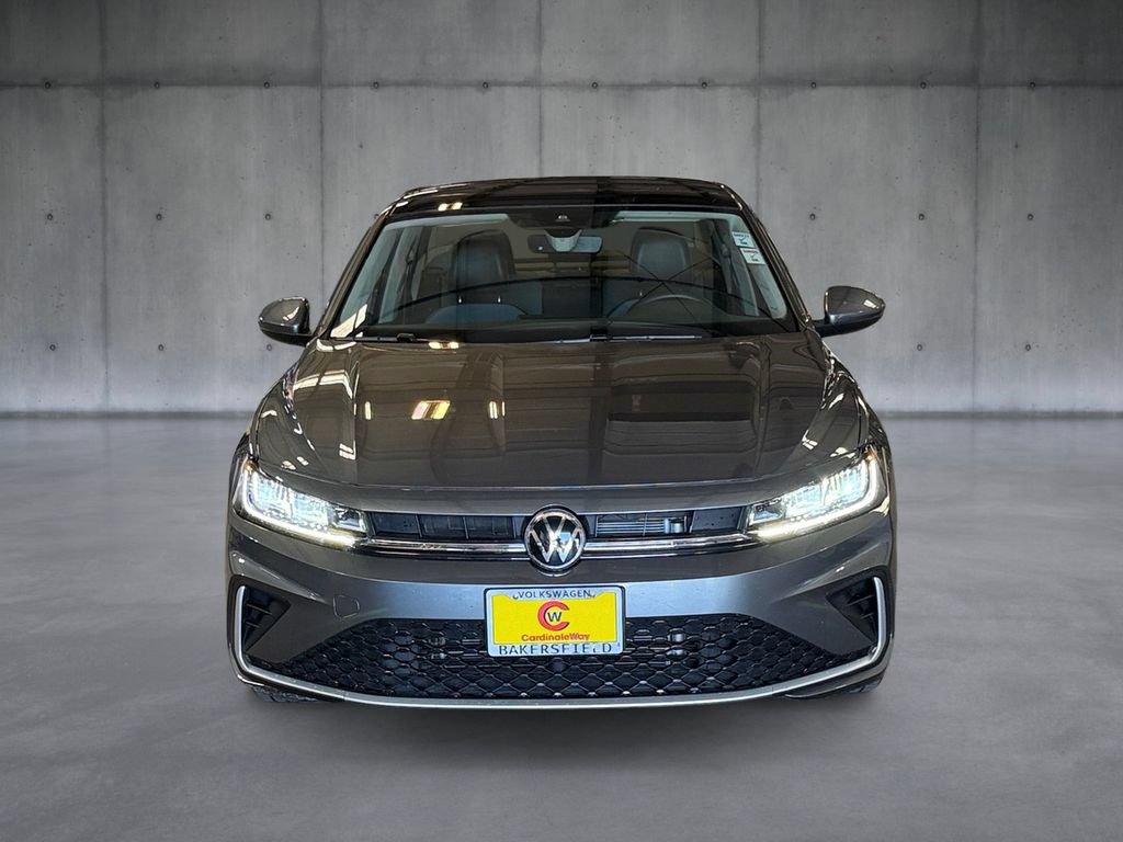 Used 2025 Volkswagen Jetta SE FWD image 8