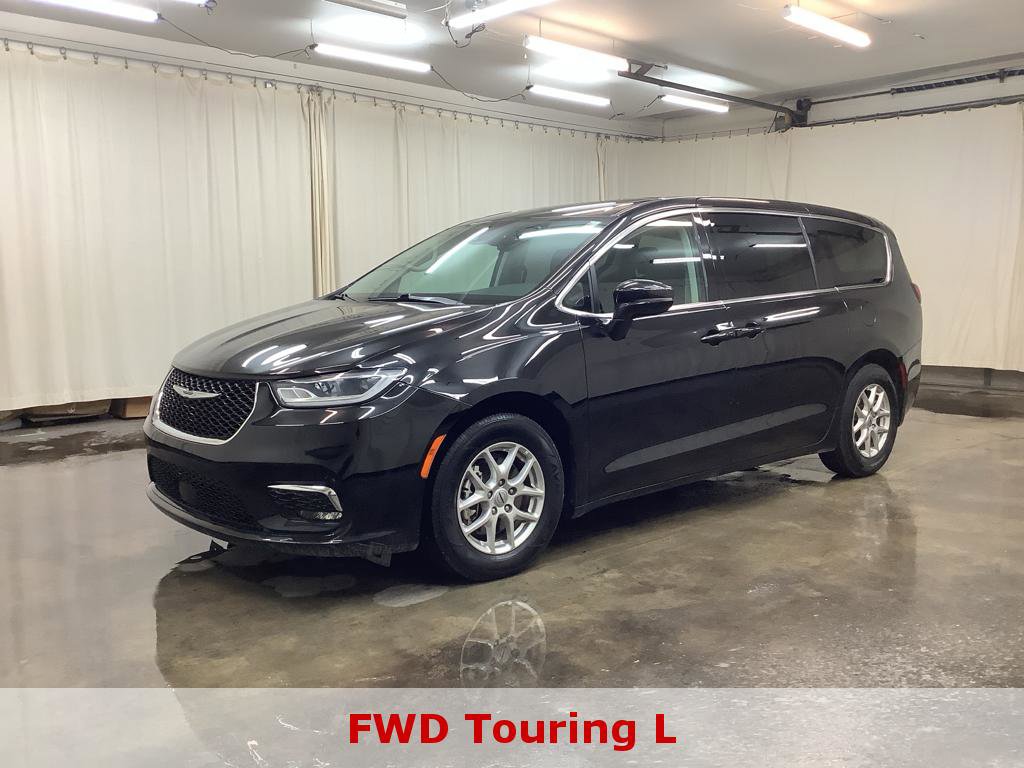 Used 2024 Chrysler Pacifica Touring-L