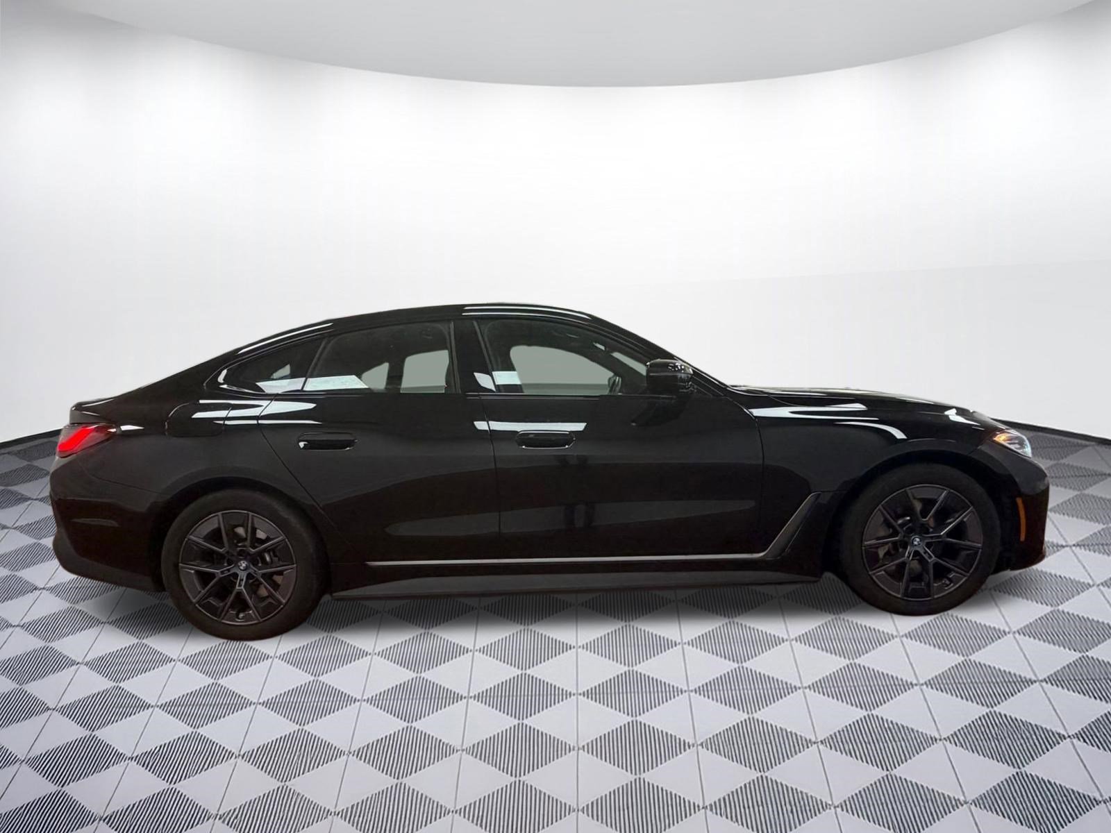 Used 2023 BMW i4 eDrive35 w/ Premium Package image 7