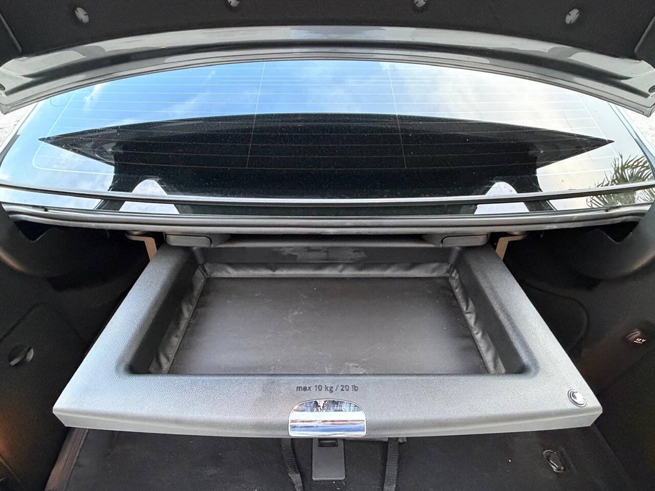 Used 2016 Mercedes-Benz E 350 Sedan w/ Premium Package image 17